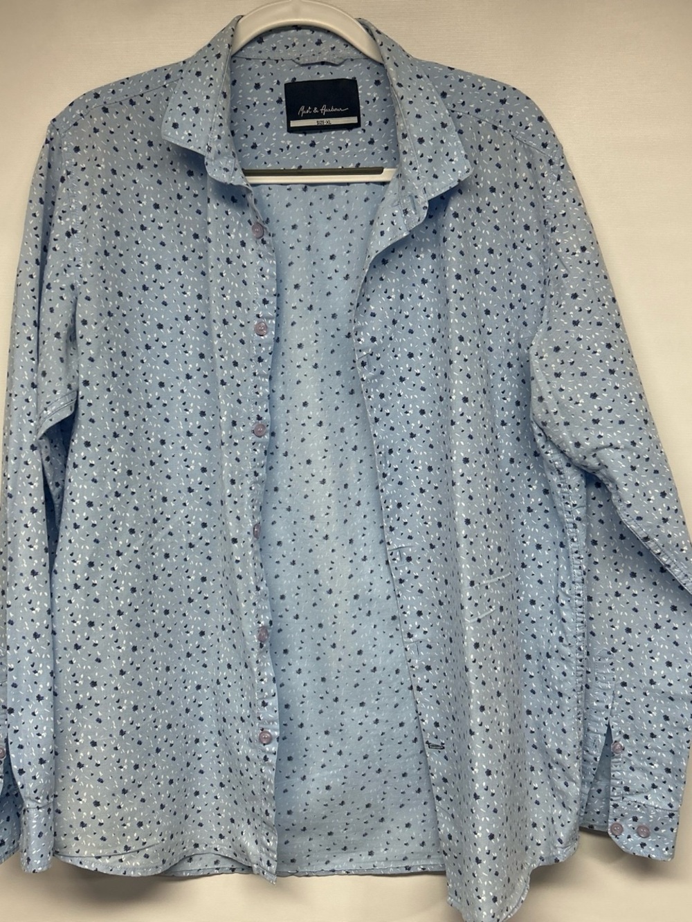 Casual Light Blue Printed Men's Button-Down Shirt by